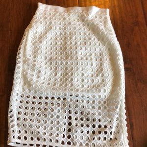 $$$$$ White Overlay keyhole Skirt